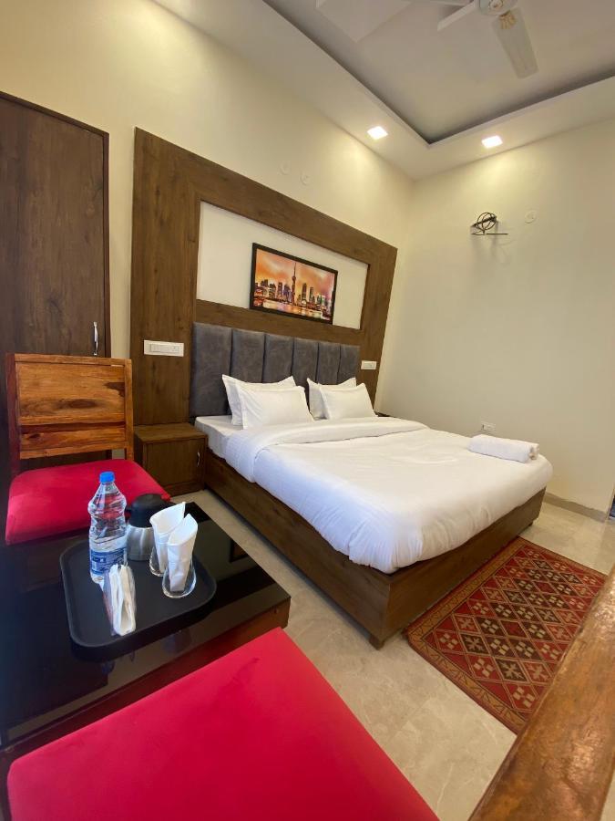 Hotel Woodlark Zirakpur - A Peaceful Stay Luaran gambar