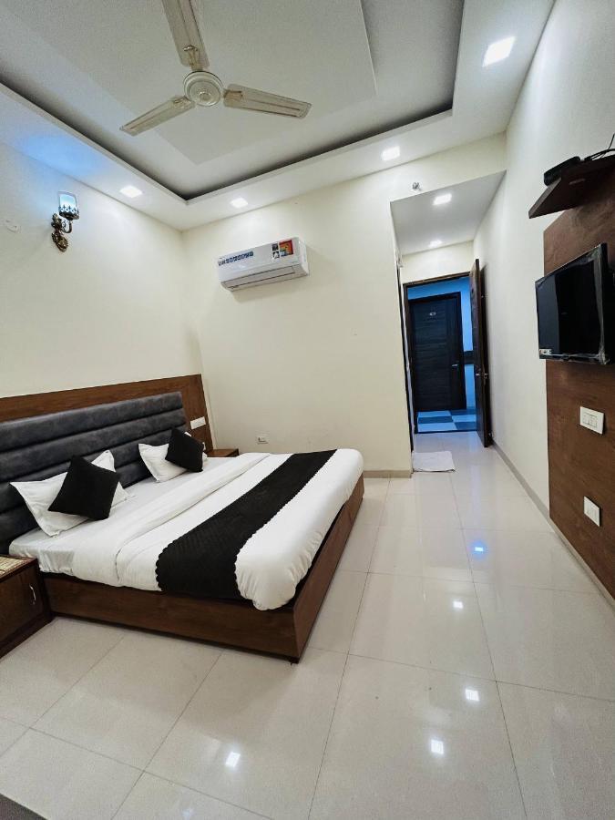 Hotel Woodlark Zirakpur - A Peaceful Stay Luaran gambar
