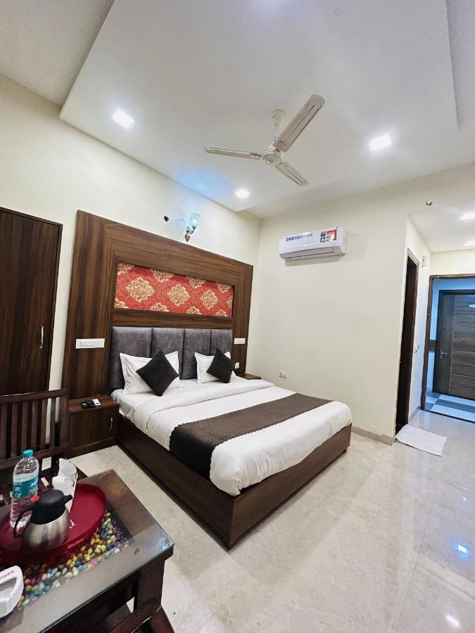 Hotel Woodlark Zirakpur - A Peaceful Stay Luaran gambar