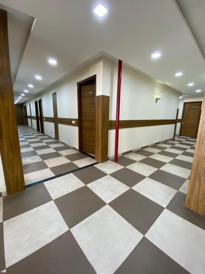Hotel Woodlark Zirakpur - A Peaceful Stay Luaran gambar
