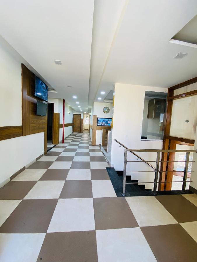 Hotel Woodlark Zirakpur - A Peaceful Stay Luaran gambar